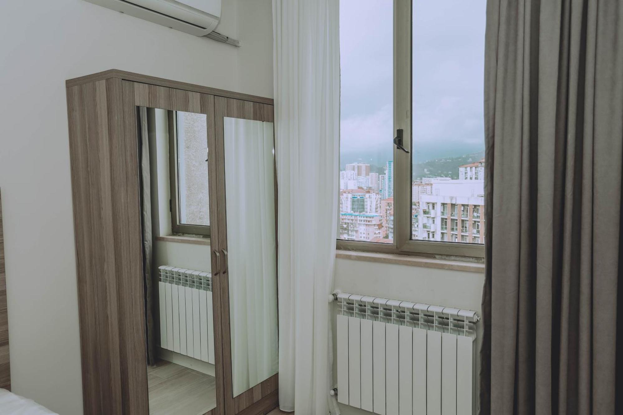 Royal Medis Hotel Батуми Экстерьер фото