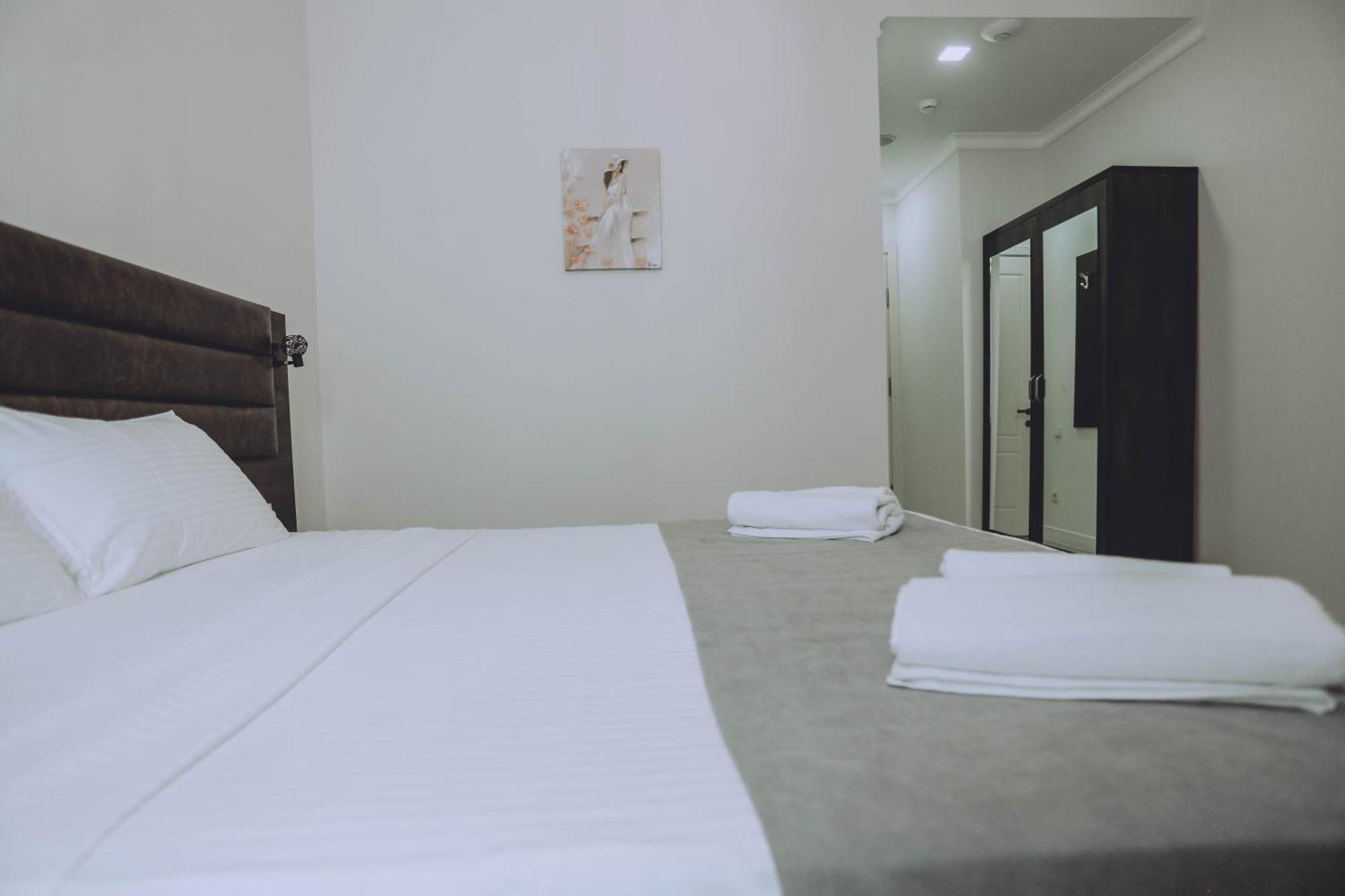 Royal Medis Hotel Батуми Экстерьер фото