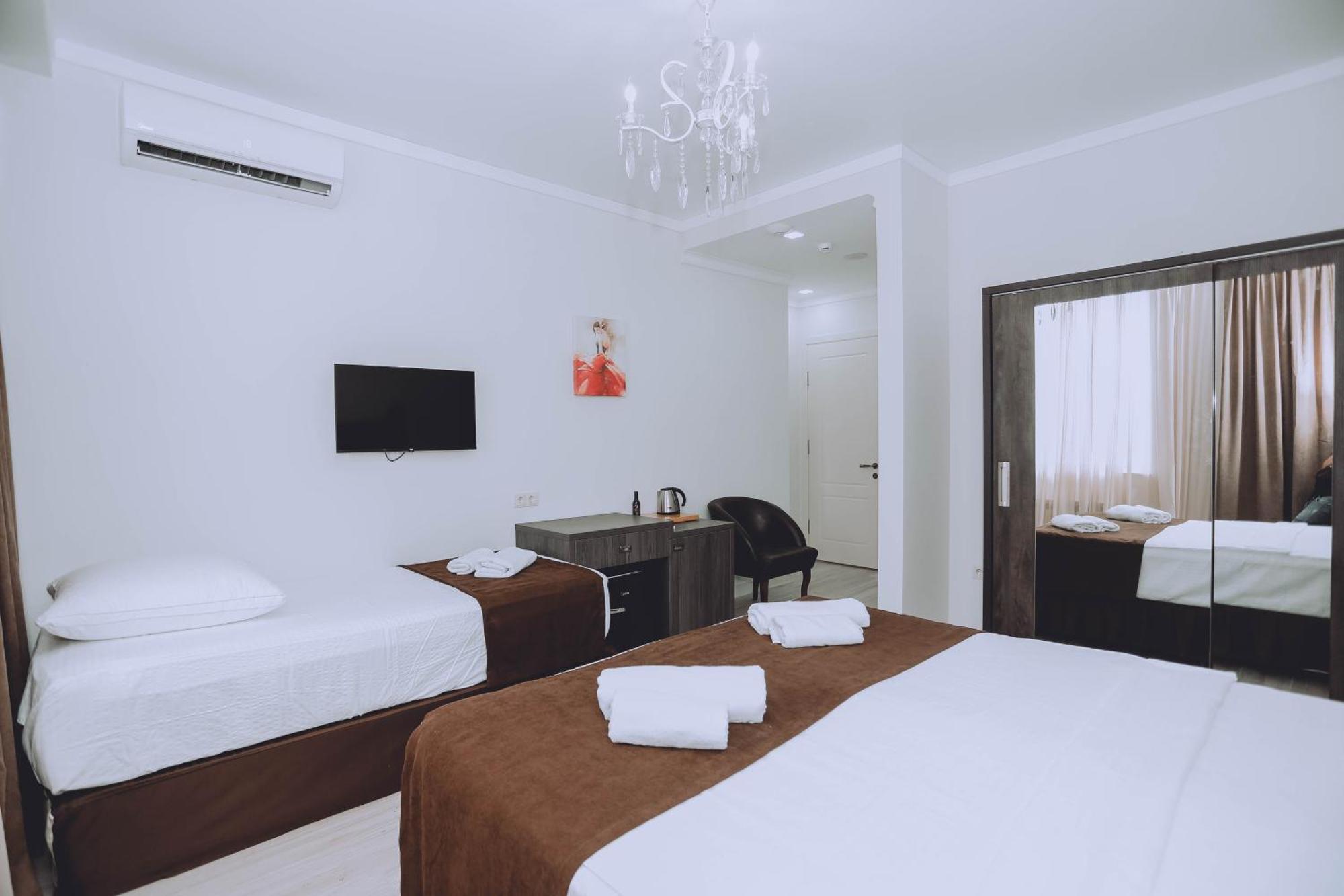 Royal Medis Hotel Батуми Экстерьер фото