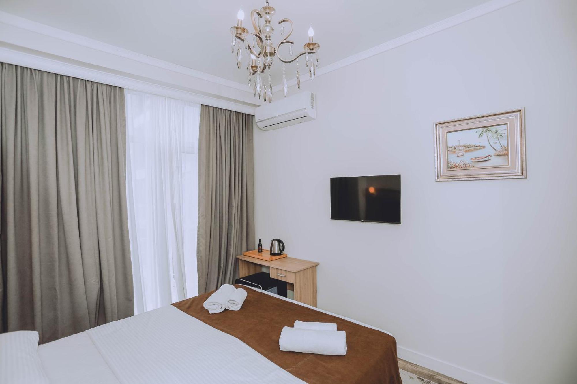 Royal Medis Hotel Батуми Экстерьер фото