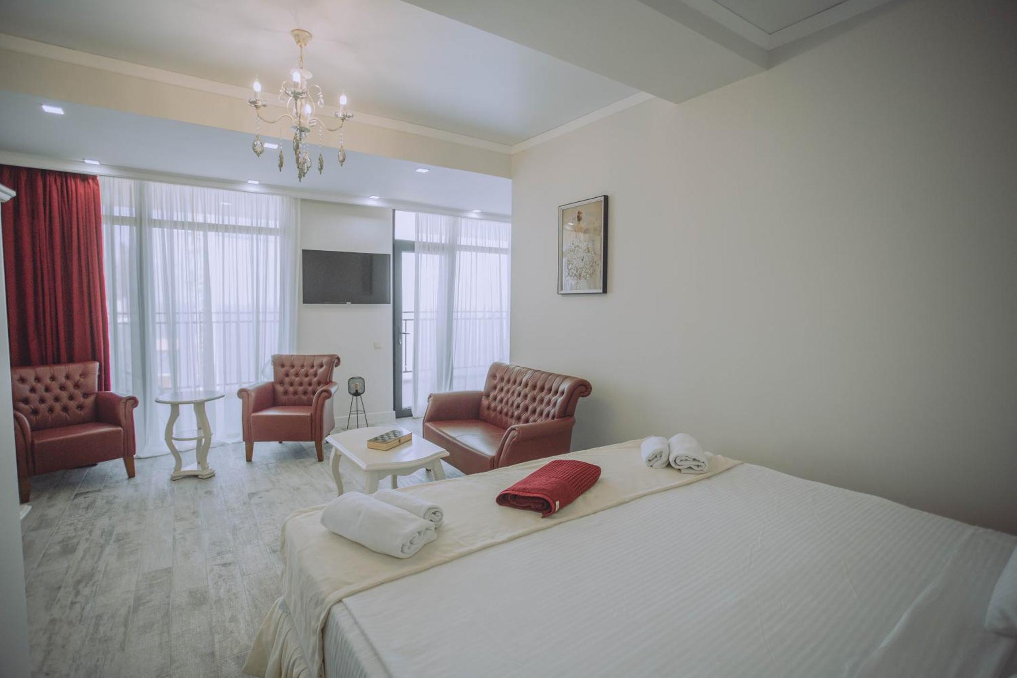 Royal Medis Hotel Батуми Экстерьер фото