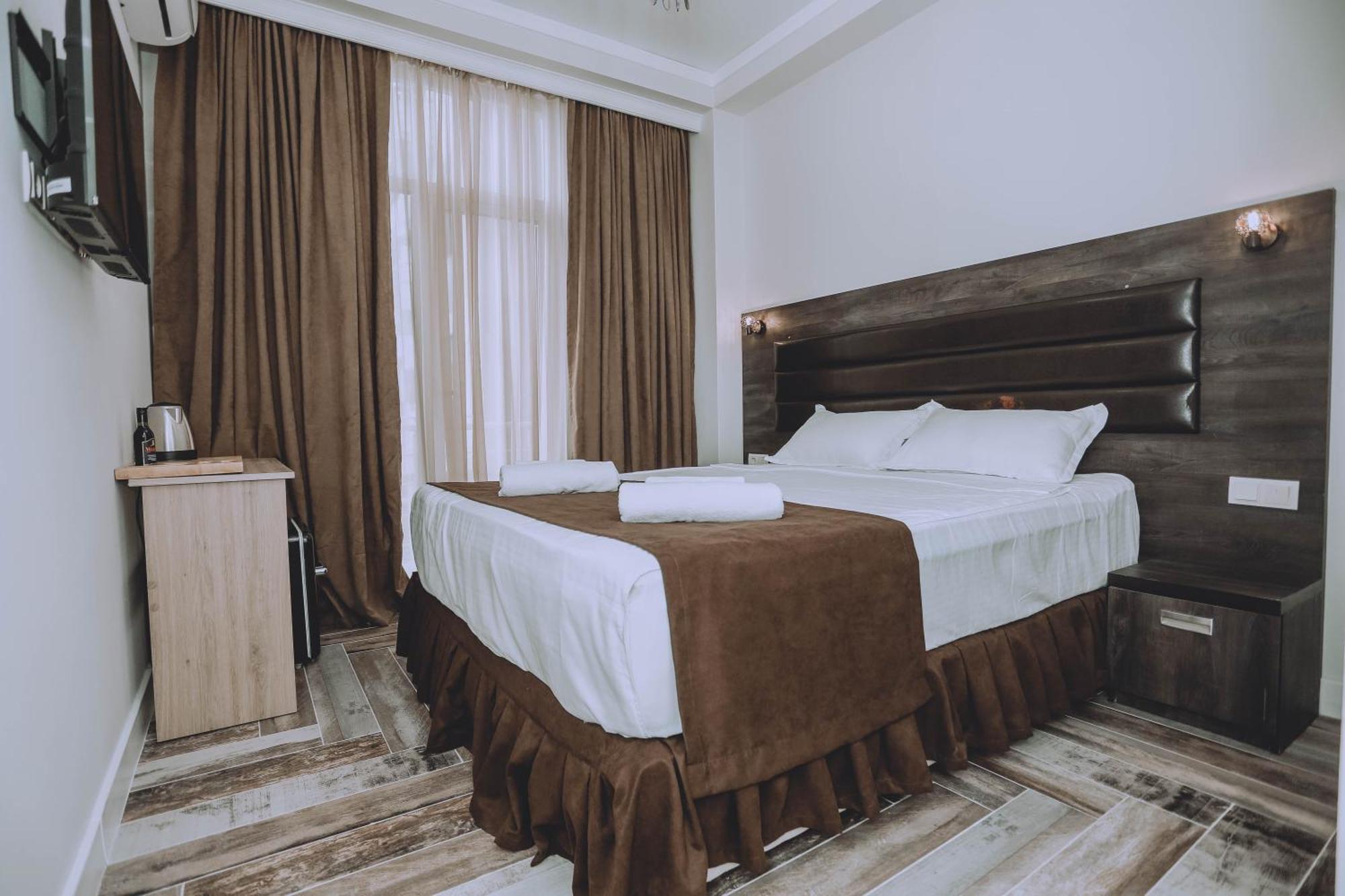 Royal Medis Hotel Батуми Экстерьер фото