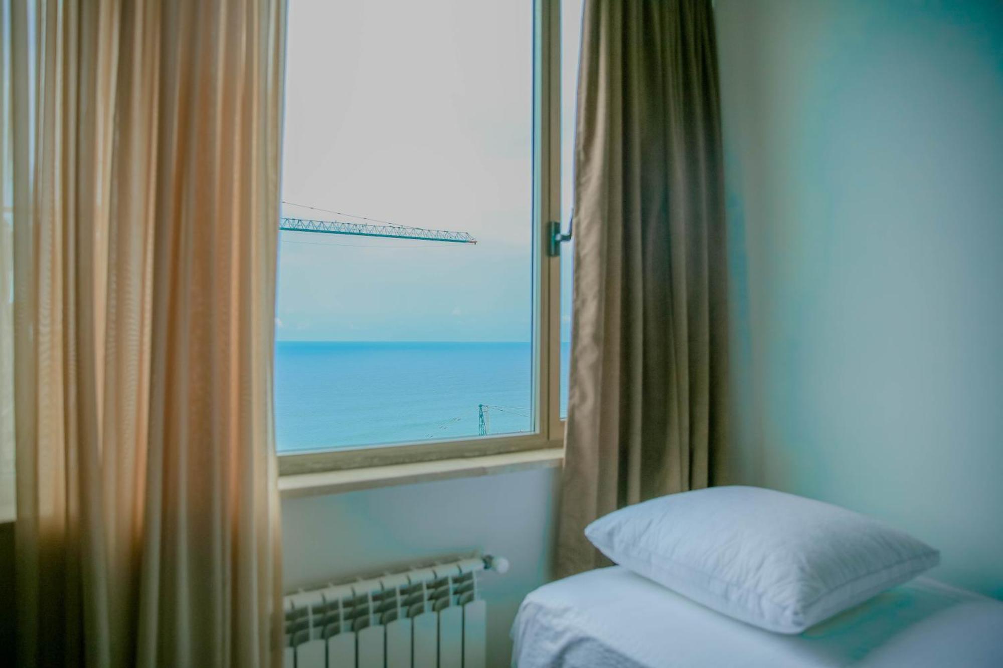 Royal Medis Hotel Батуми Экстерьер фото