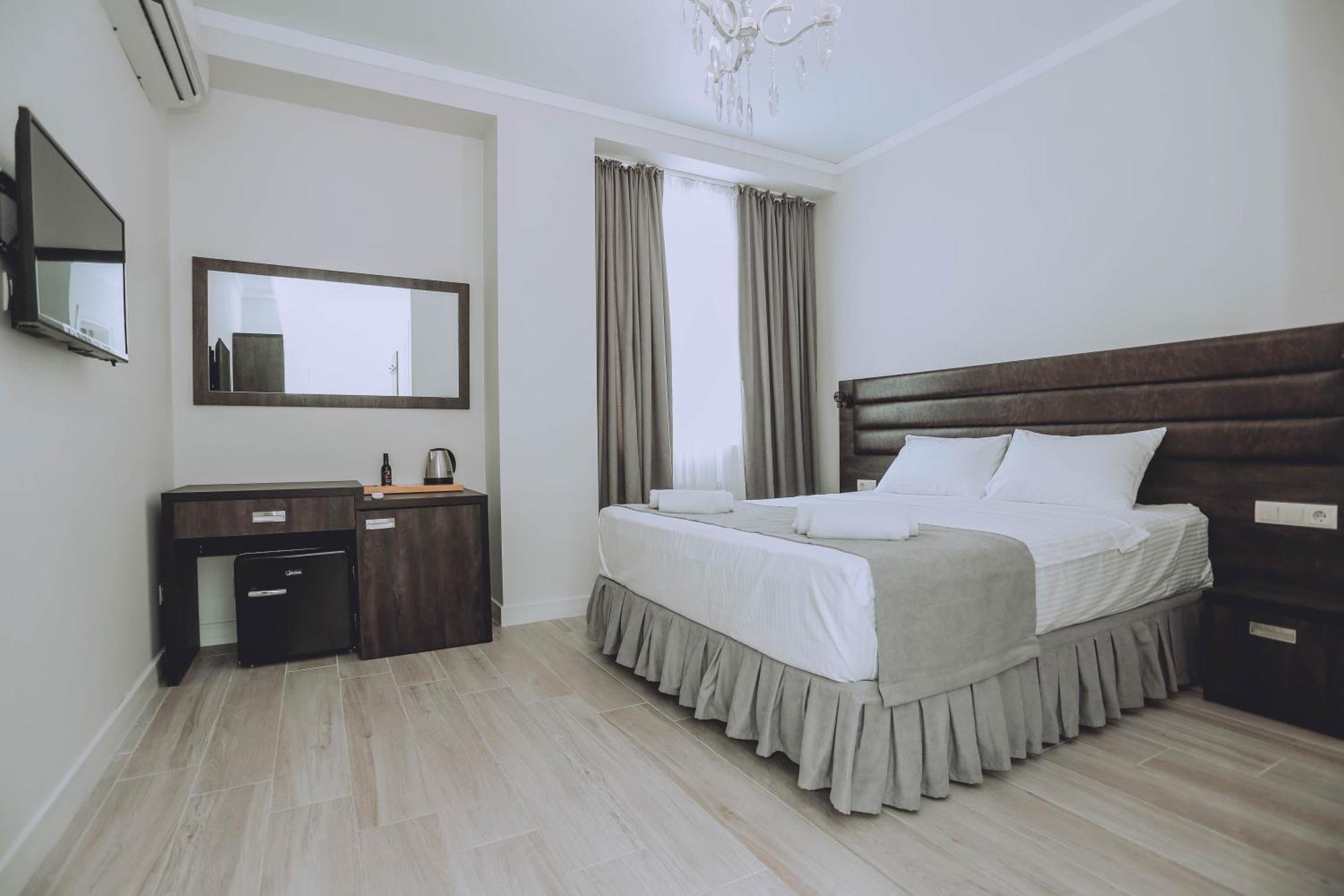 Royal Medis Hotel Батуми Экстерьер фото