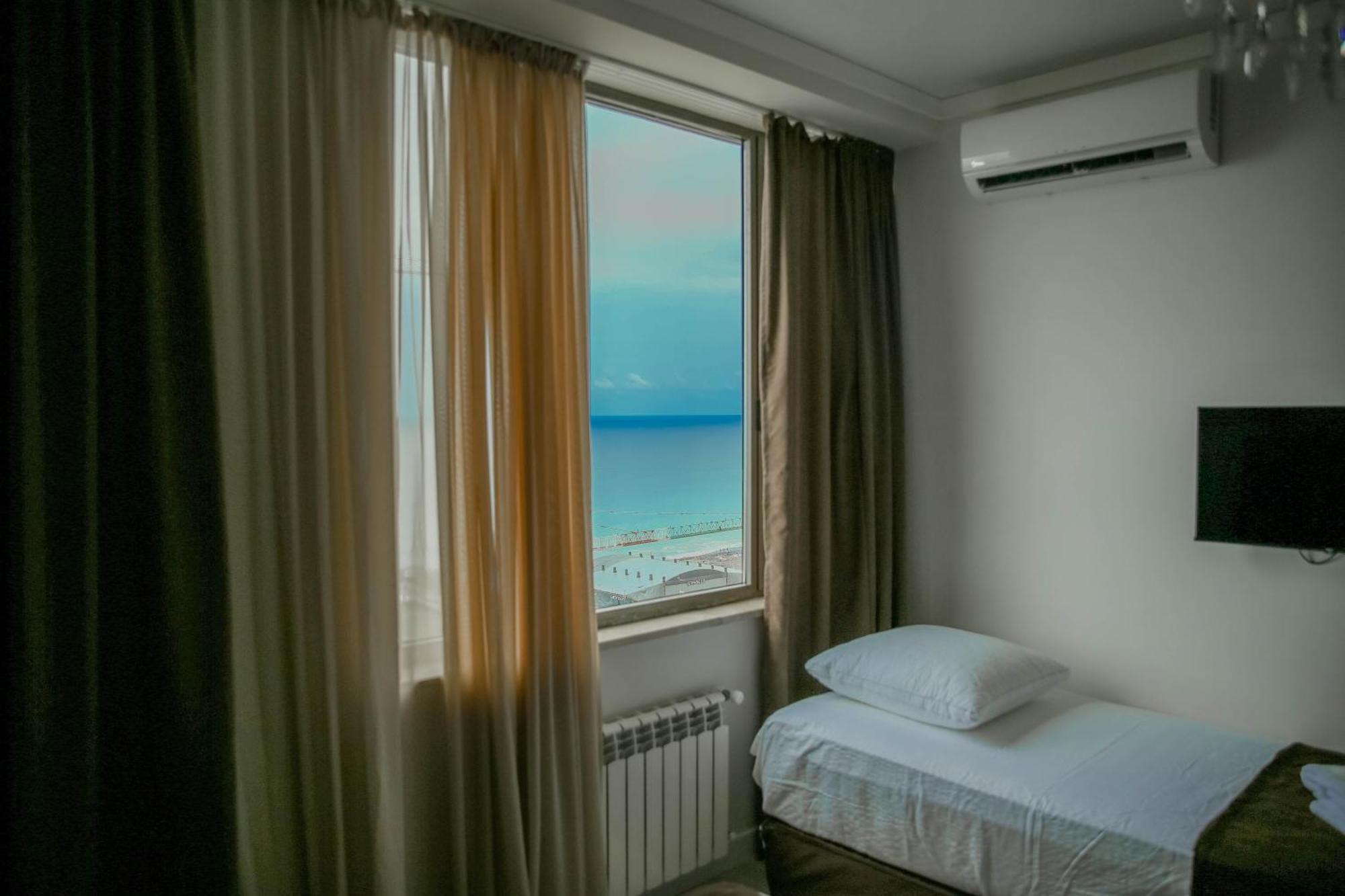 Royal Medis Hotel Батуми Экстерьер фото