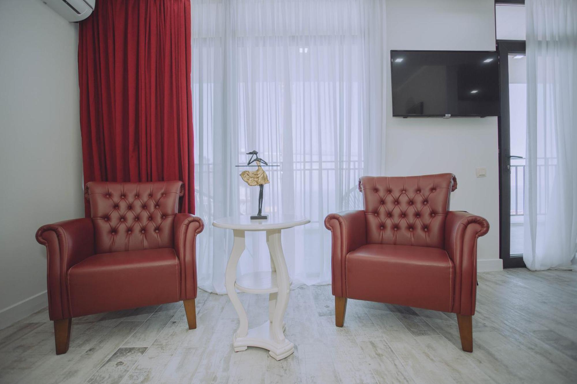 Royal Medis Hotel Батуми Экстерьер фото
